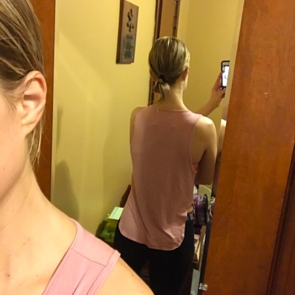 Built  apparel soft tank only worn once - Picture 3 of 4